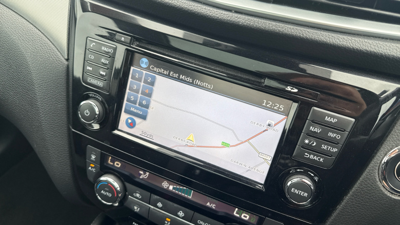 Nissan Qashqai 1.2 DiG-T N-Connecta 5dr Petrol Hatchback